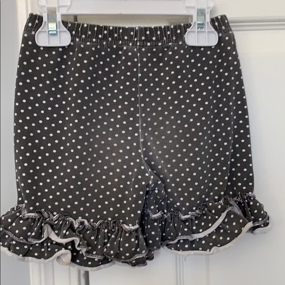 Adorable Essentials Ruffle Shorties - Picture 2 of 2
